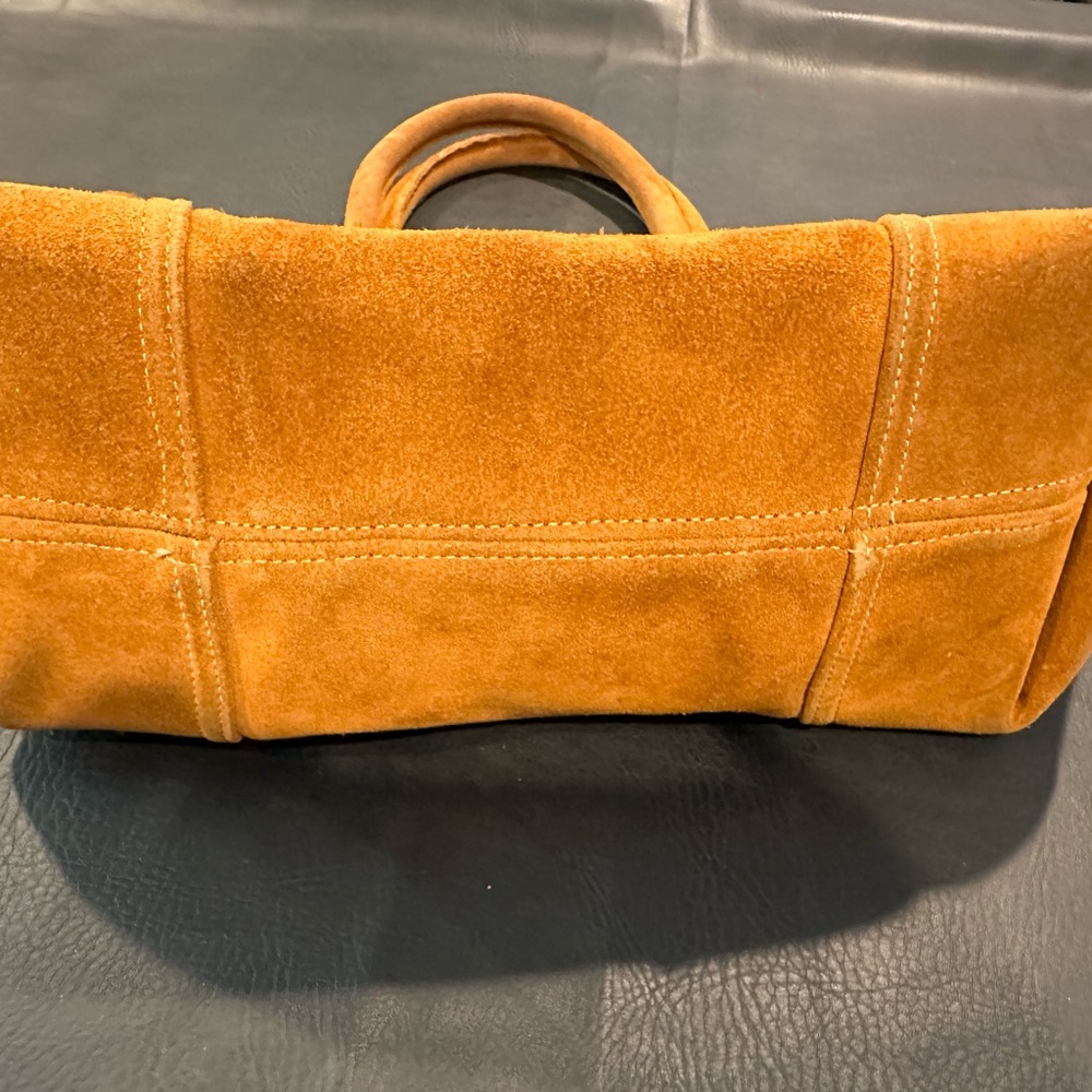 Buttery suede satchel - Picture 4 of 4
